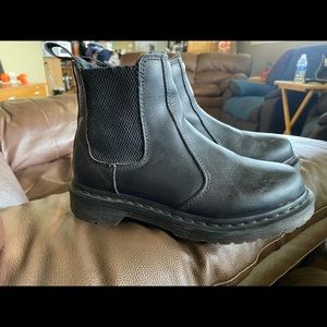 dr martens leonore boots